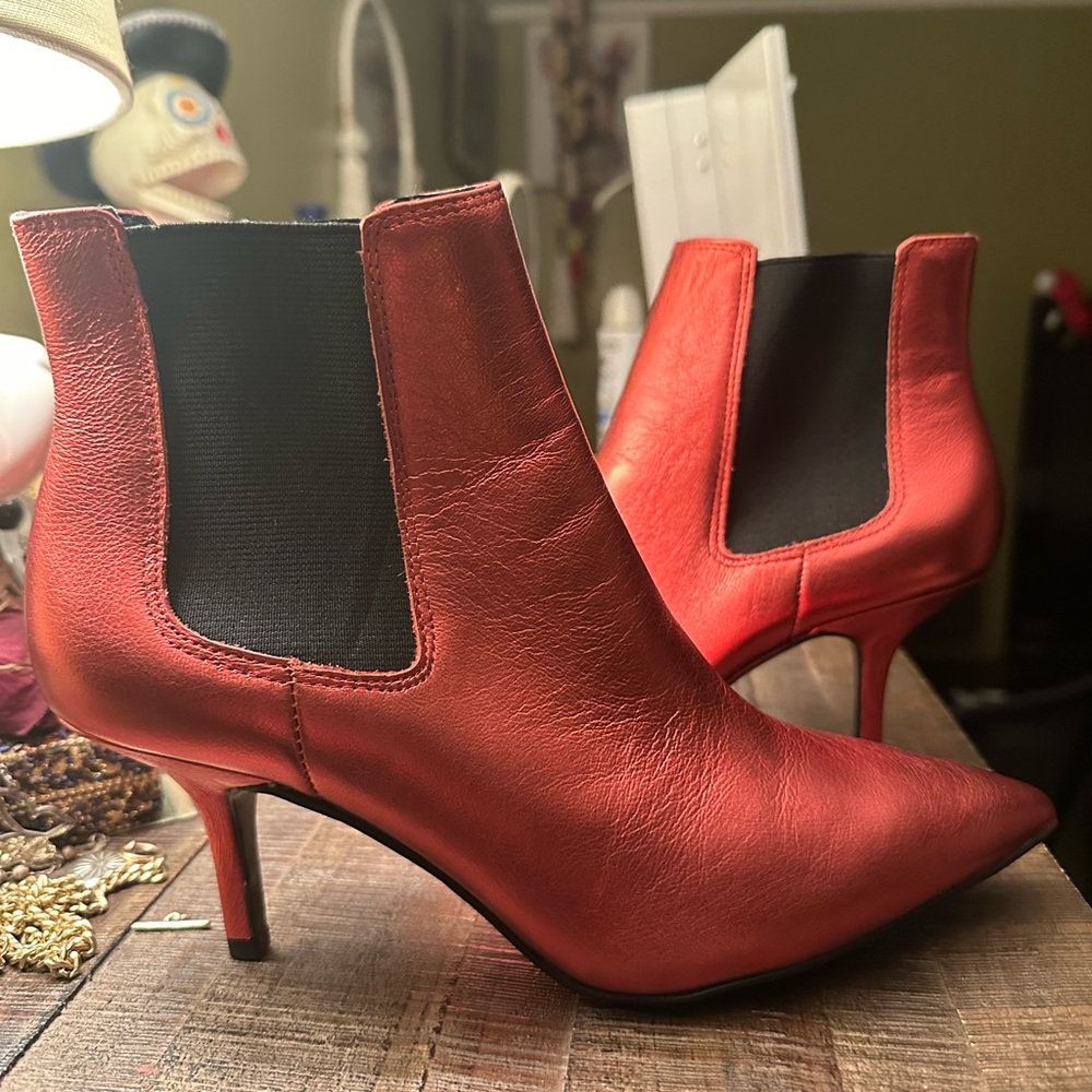 Vince Camuto Kitten heel boots